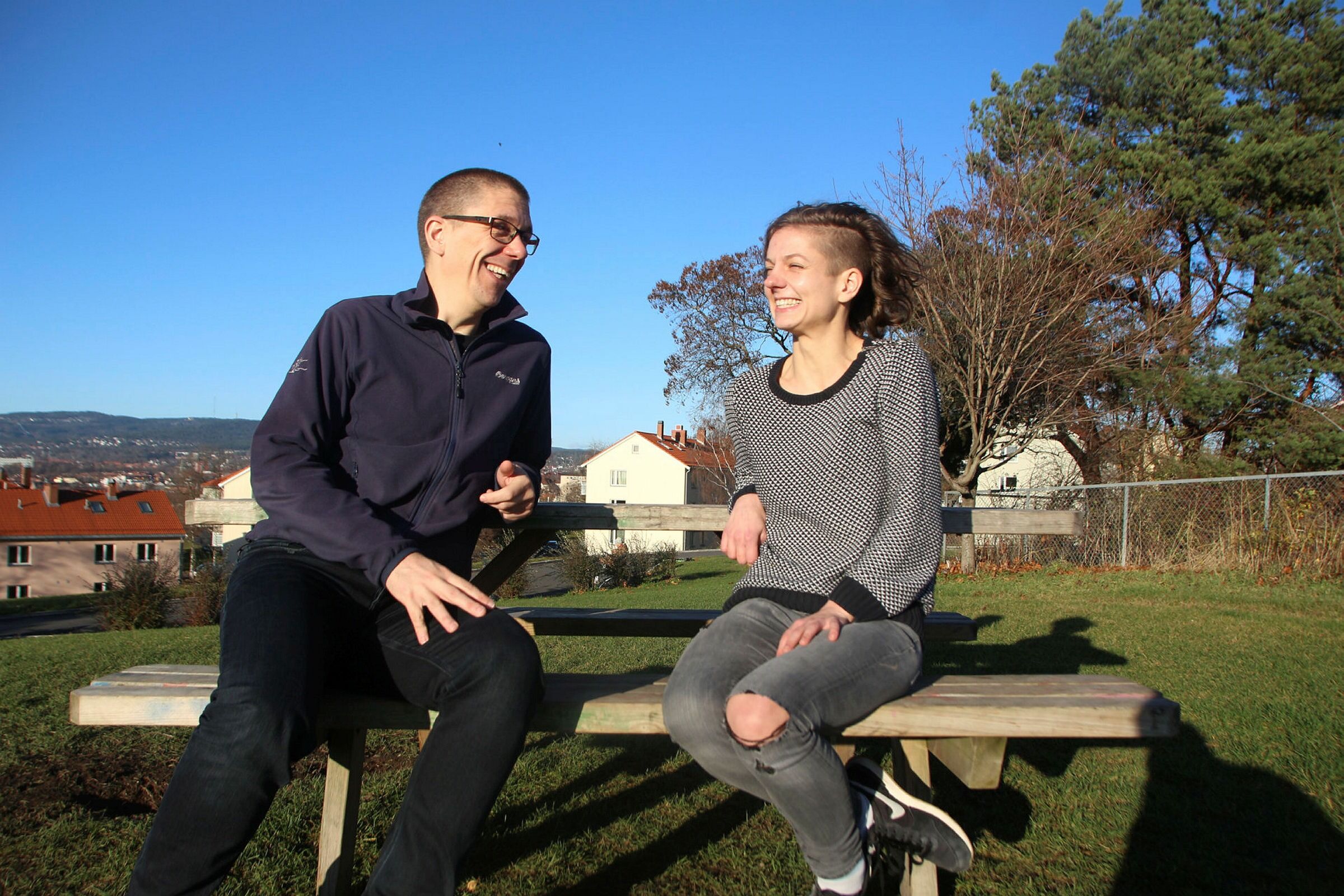 INVITERER TIL FEST: Sophie Panknin og Carsten Schuerhoff lover en stor musikalsk opplevelse når Hasle kirke endelig får feiret sin 60-årsdag med jubileumskonsert. Foto: Ørjan Brage
