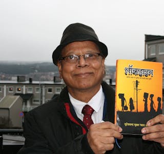 NYESTE I SAMLINGEN: Suresh Chandra Shukla har gitt ut flere diktsamlinger. Nå håper han å få oversatt sin nyeste samling til flere språk. Foto: