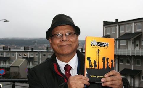 NYESTE I SAMLINGEN: Suresh Chandra Shukla har gitt ut flere diktsamlinger. Nå håper han å få oversatt sin nyeste samling til flere språk. Foto: