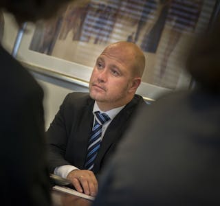 GIR MIDLER: Justis- og beredskapsminister Anders Anundsen (FrP) gir nesten 1,2 millioner kroner til prosjekter i Groruddalen som har til mål å forebygge radikalisering. Foto: Kommunikasjonsstaben, UDI