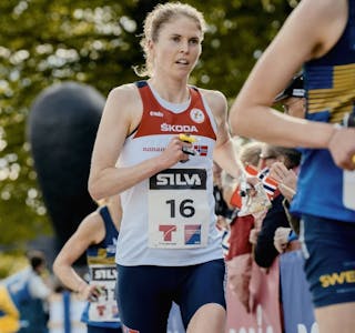 NY MEDALJE: Andrine Benjaminsen løp Norge inn til en bronsemedalje under EM-stafetten på søndag. Foto: IOF/William Hollowellz