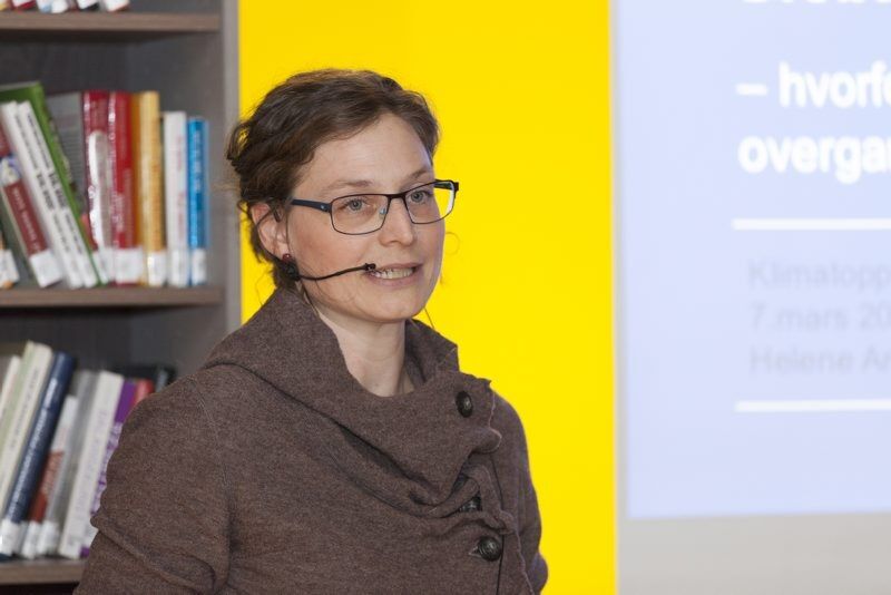 FORSKNING: Helene Amundsen (t.h.) fra Cicero ga forskerperspektivet på det «grønne skiftet». Foto: