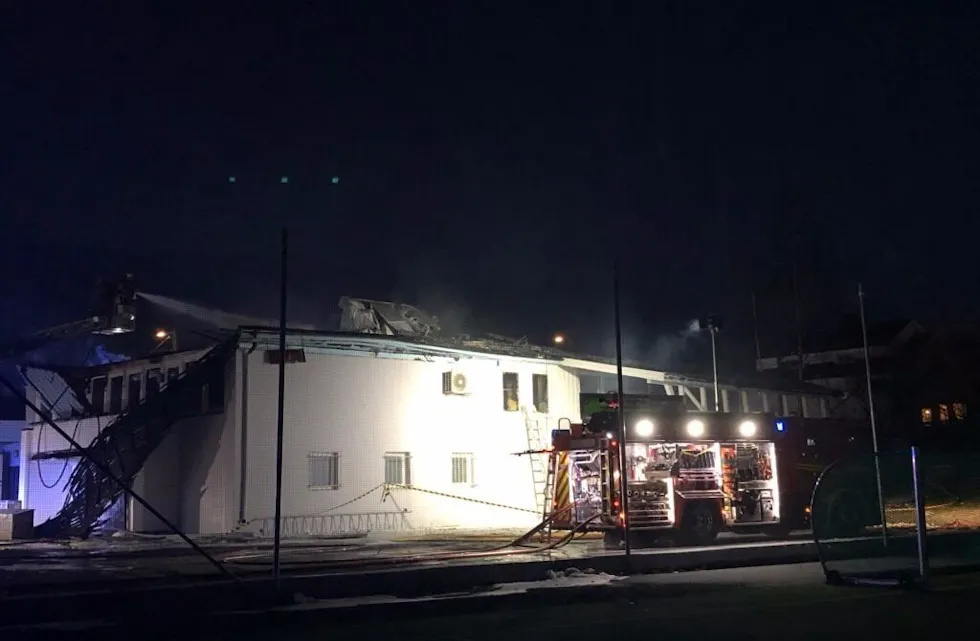 NAKENT: Slik ser HSILs klubbhus ut etter brannen. Foto: