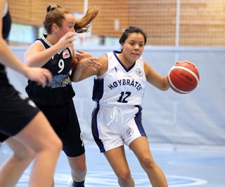 KOM TIL KORT: Ximena Carolina Vergara-Morales og Høybråtens basketdamer kom til kort hjemme mot Bergen Elite. Foto: Tom Evensen