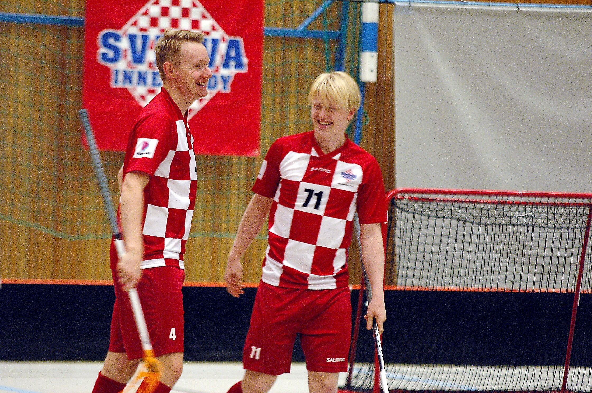 OPTIMISTISKE: Sveiva må overkomme sluttspillets største utfordring allerede før finalen når de skal møte Tunet i semifinalen. Det har Sindre Romslo Bjerknes (t.v) klokkertro på at de skal klare.