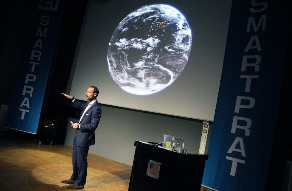 IVRIG: Kronprins Haakon snakket om utviklingen i verden foran ungdommer på F21. Foto: