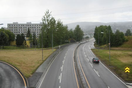 FORDELENE: Motorveier beslaglegger mye areal, som vi kan se her på Østre Aker vei. Foto: