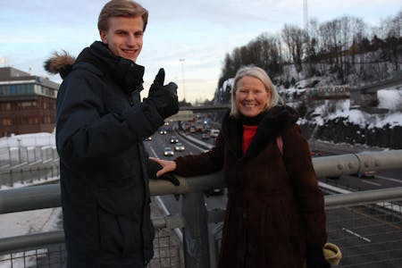 GÅR INN FOR E6-LOKK: Høyres Konrad Værnes og Grete Horntvedt er glade for at Oslo Høyre er enige om at det bør bygges lokk eller tunnel over E6. Foto: