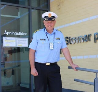 UTFORDRINGER: Stasjonssjef John Roger Lund legger ikke skjul på at det er en del konkrete utfordringer rundt å drive et av landets mest folkerike politidistrikter. Foto: