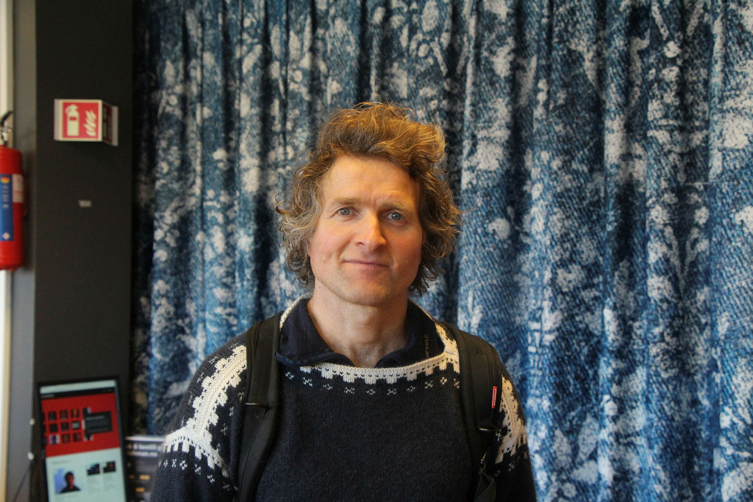 FOLKEMINNEGRANSKER: Thor Gotaas er en forfatter og folkeminnegransker fra Brumunddal. Hans mor er oppvokst på Høybråten og har Groruddalen i kjært minne. I Norges hoppbakke-historie har Grorud vært en viktig del av utviklingen til hoppbakkene. Foto: Mina Wathne