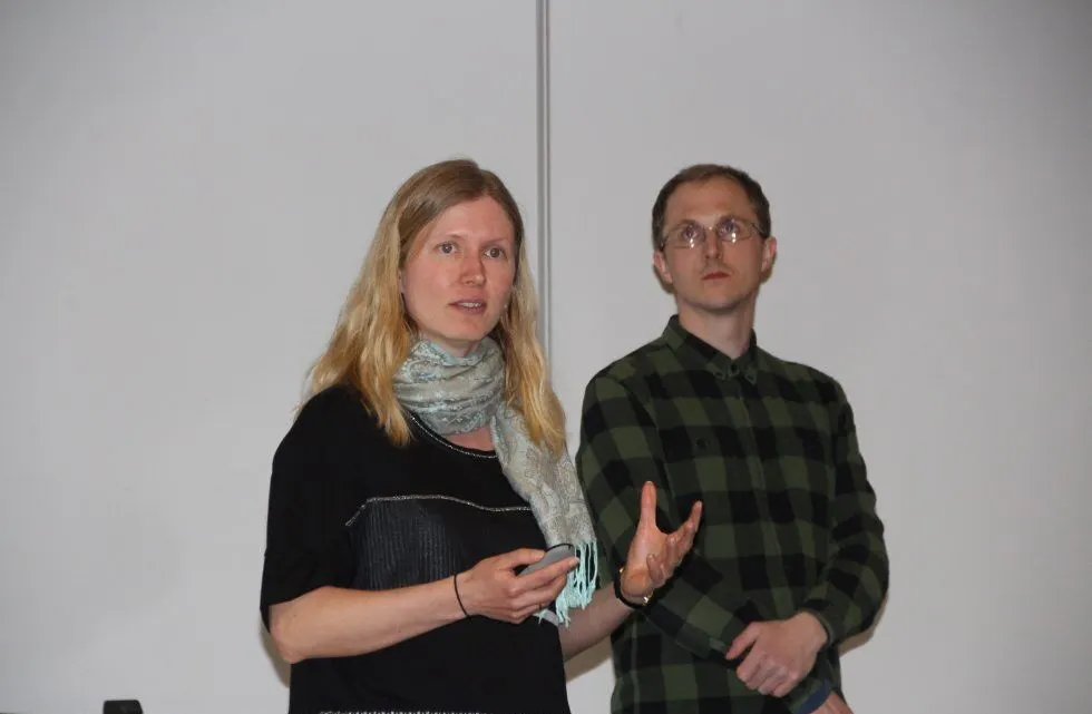 KOMMUNEN: Amund Schweder (t.h.) og Inga Galvez redegjorde for PBEs alternativ. Foto: