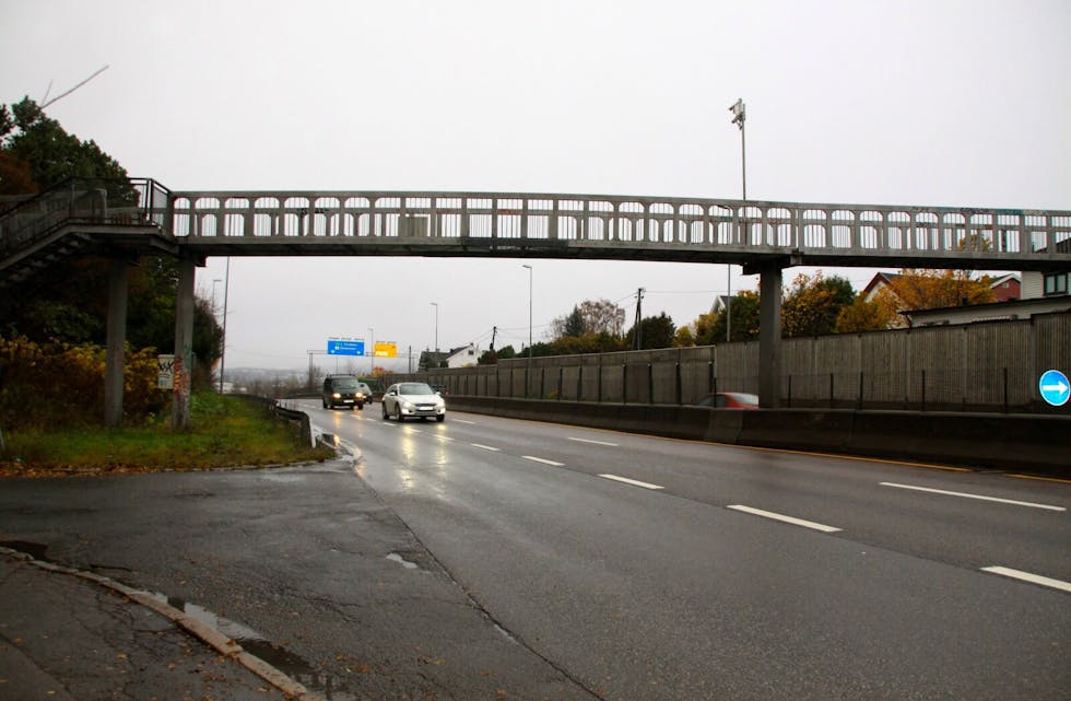 PLANLEGGES: Statens vegvesen anbefaler en høystandard bro som er seks meter bred til å erstatte dagens bro mellom Ulven og Teisen. Planen er ikke ferdig ennå og skal behandles i Oslo bystyre på nyåret. Foto: