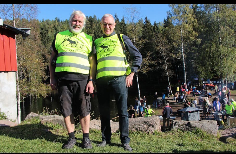 I HUNDRE: Håvard Pedersen (t.v.) og Frode O. Hansen i Lillomarkas Venner. Foto: Tom Evensen