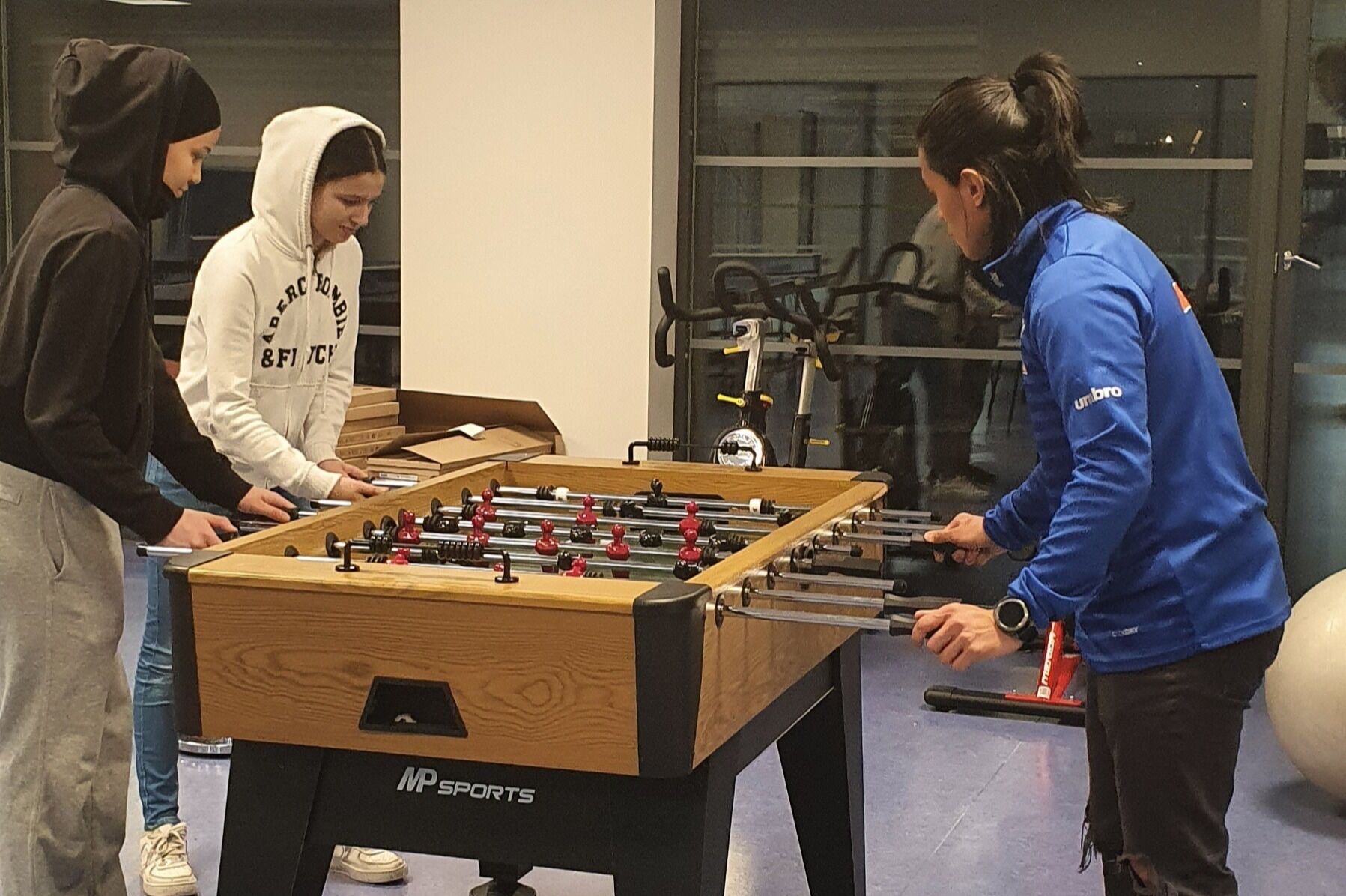 Både bordtennis og foosball er populært blant ungdommene. Foto: