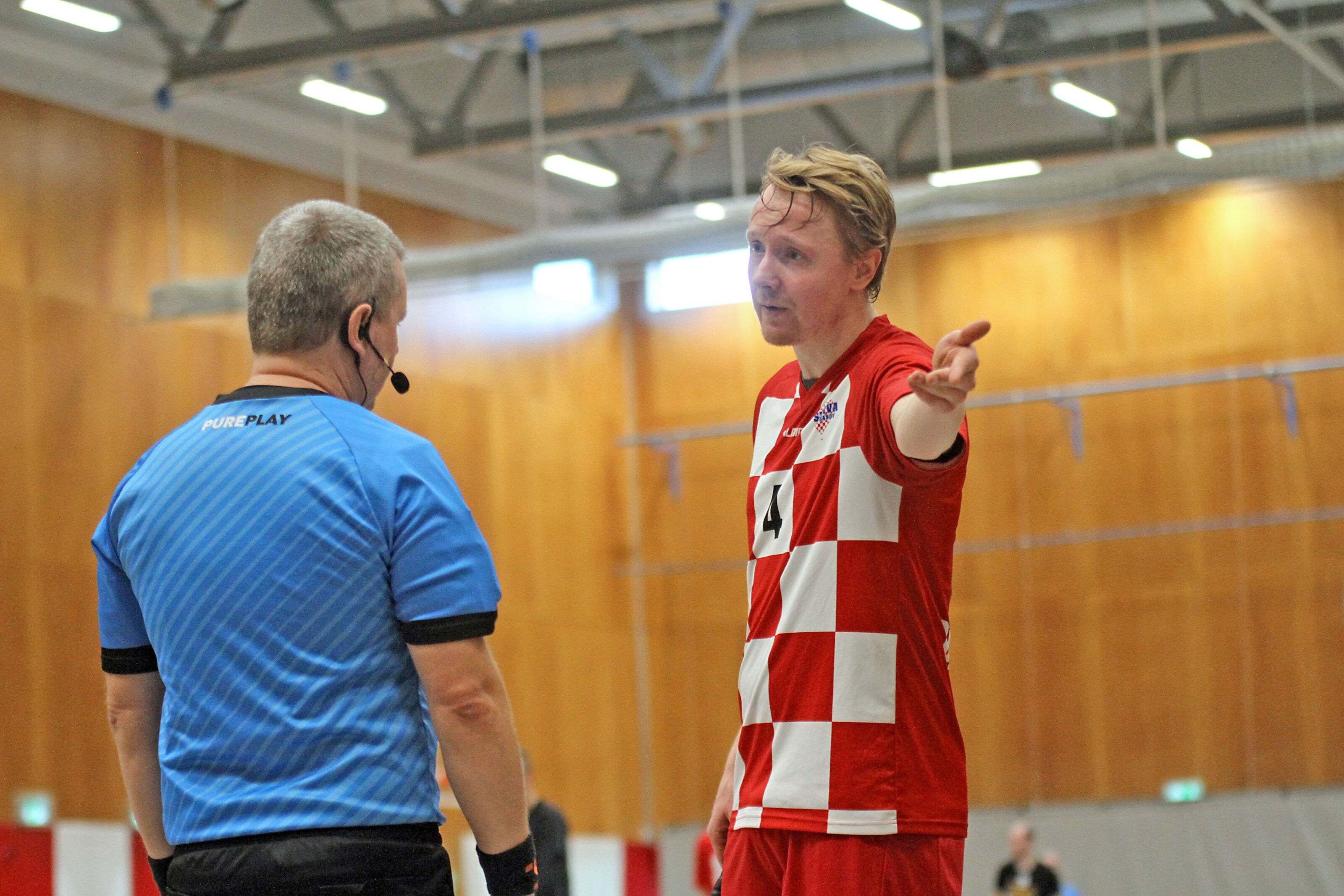 RØK I SEMIFINALEN: Sindre Bjerknes og resten av Sveiva-gutta måtte seg slått av seriemesterne Tunet. De er dermed ute av kampen om kongepokalen.
