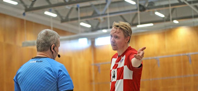 SLUTTET: Spillende trener Sindre Romslo Bjerknes har sagt opp sin stilling i Sveiva IB. Foto: