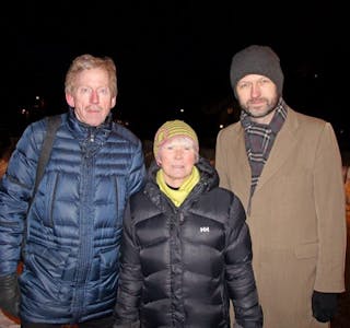 MÅ TA TAK: Knut Røli (Ap, f.v.), Grete Horntvedt (H) og Eirik Lae Solberg (H) er alle enige om at tiltak må settes inn i Hellerudveien - nå! Foto: