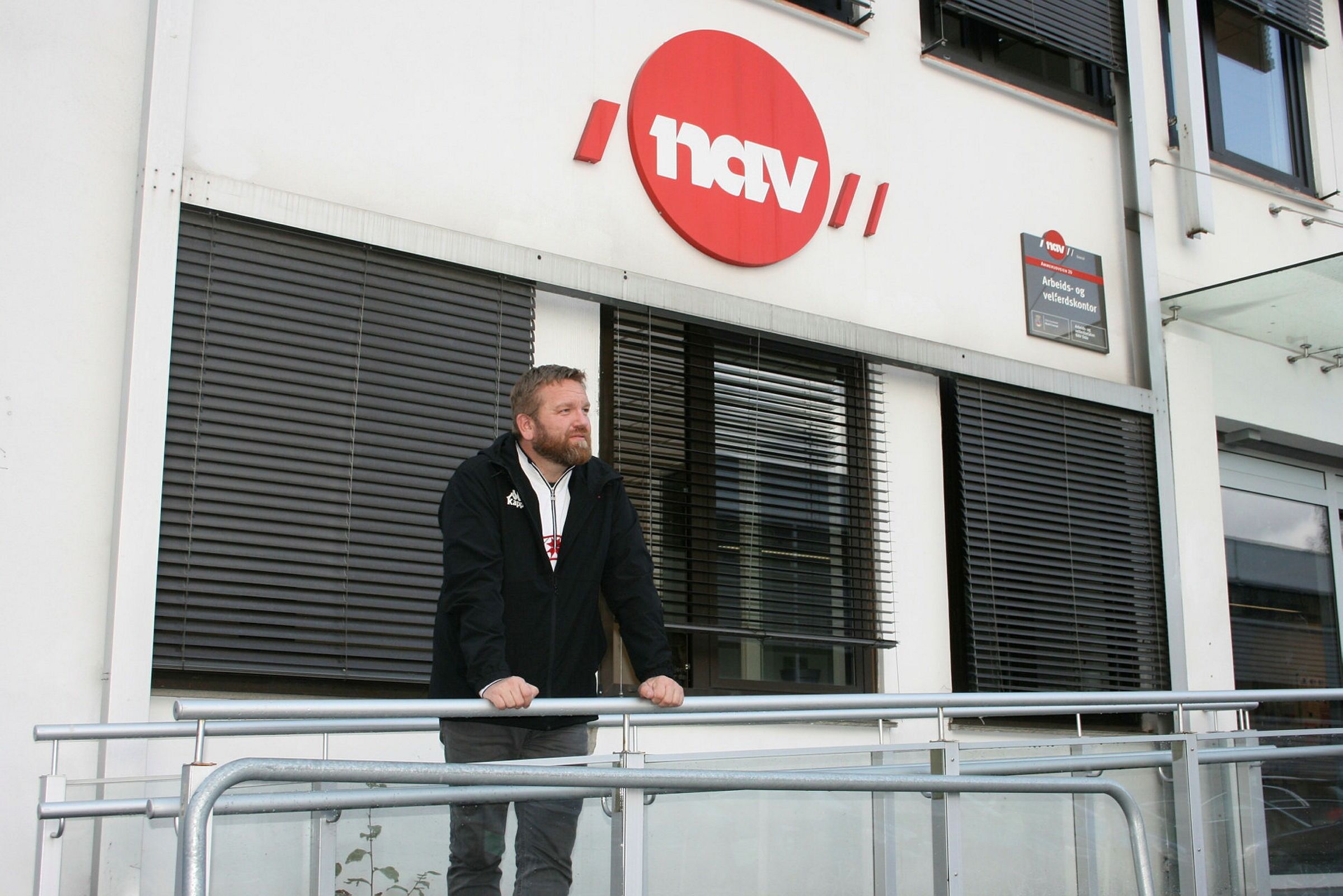 SKAL VÆRE TRYGGE PÅ JOBB: Anders Røberg-Larsen (Ap), BU-leder i Bydel Grorud, er tydelig på at NAV-ansatte fortjener å føle seg trygge på jobb. Trussel- og voldshendelser ved flere NAV-kontorer er ikke den takken de ansatte fortjener, sier han. Foto: Caroline Hammer