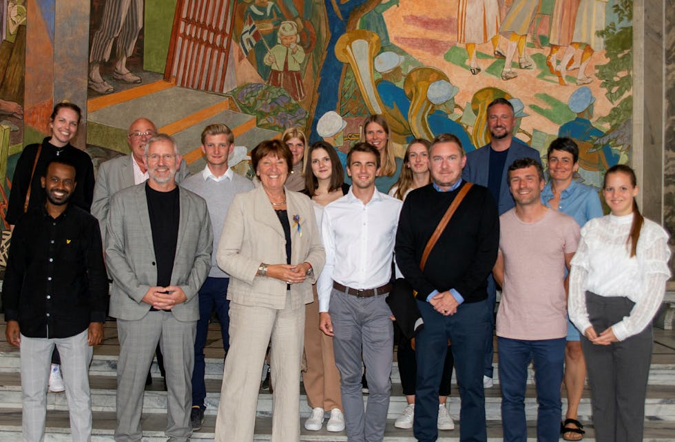 Nest siste dag i Oslo fikk representantene en omvisning i rådhuset og fikk møte ordfører Marianne Borgen. Foto: Athithyan Valluvan