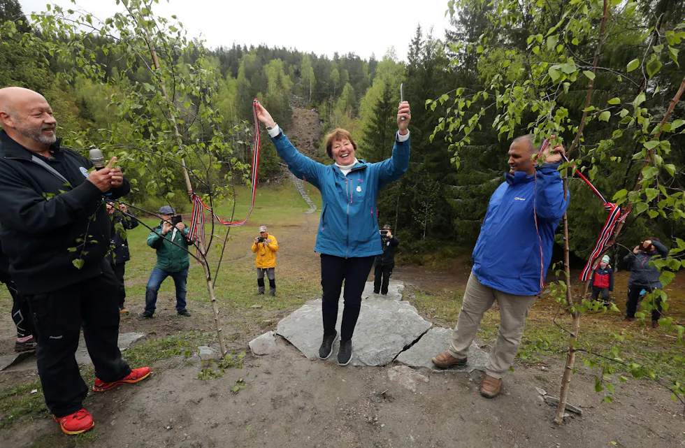 Marianne Borgen da hun åpnet steintrappa Liabratten i Gjelleråsmarka. Foto: