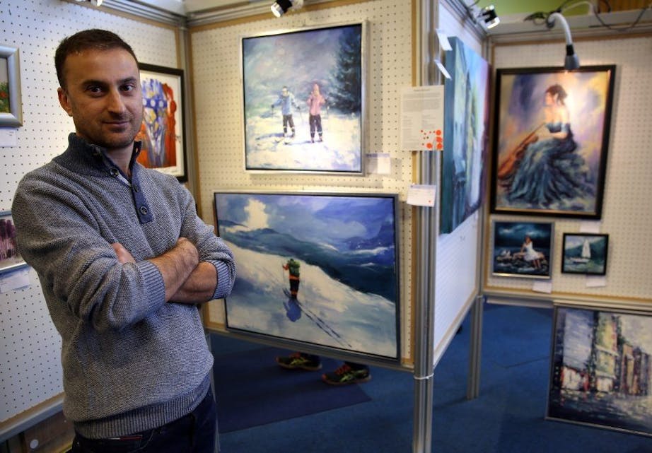 BRA SALG: Shaban Bamerni ble lagt merke til ved fjorårets kunstutstilling på Høybråten. I år solgte han over all forventning. Foto: