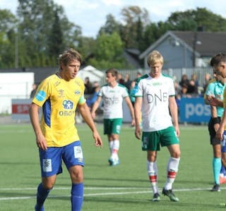 FLAU: Grorud-kaptein Morten-André Slorby beklager den dårlige innsatsen ovenfor alle supportere. Foto: