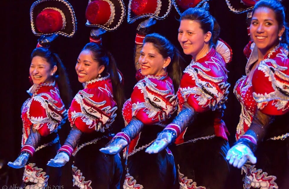 FRA BOLIVIA:«Kharua» er en dansegruppe fra Bolivia som skal opptre på festivalen. Foto:
