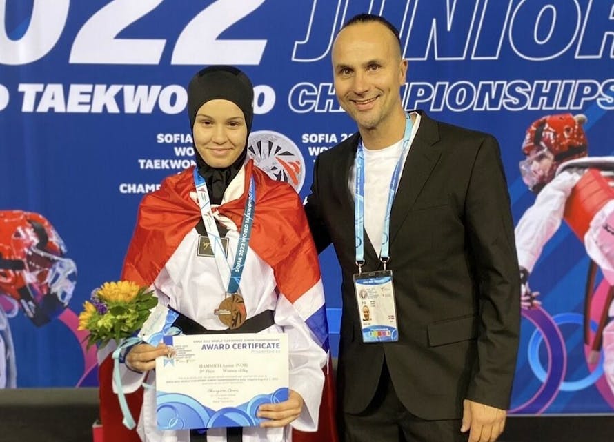 VM-BRONSE: Amina Hammich kom hjem fra junior-VM med bronsemedalje. Her sammen coach Mikael Oguz. Foto:
