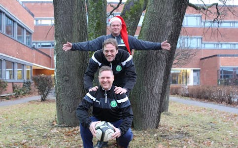 VIL TA STEG: Leder i Rommen SK, Espen Myrbakken (bak), har ansatt Kjell Sverre Hansen Wold (nederst) og Petter Halvorsen (midten) som nye trenere, klubbutviklere og spillerutviklere i klubben. Nå vil de ta Rommen til nye høyder. Foto: