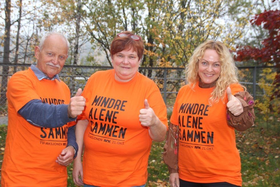 BLI MED PÅ TUR I HØSTVÆRET: Stig Skjærstad, Mariane Sandholt og Gry Flovild håper både store og små finner fram turskoene på søndag og blir med på å samle inn penger til årets tv-aksjon. Foto:
