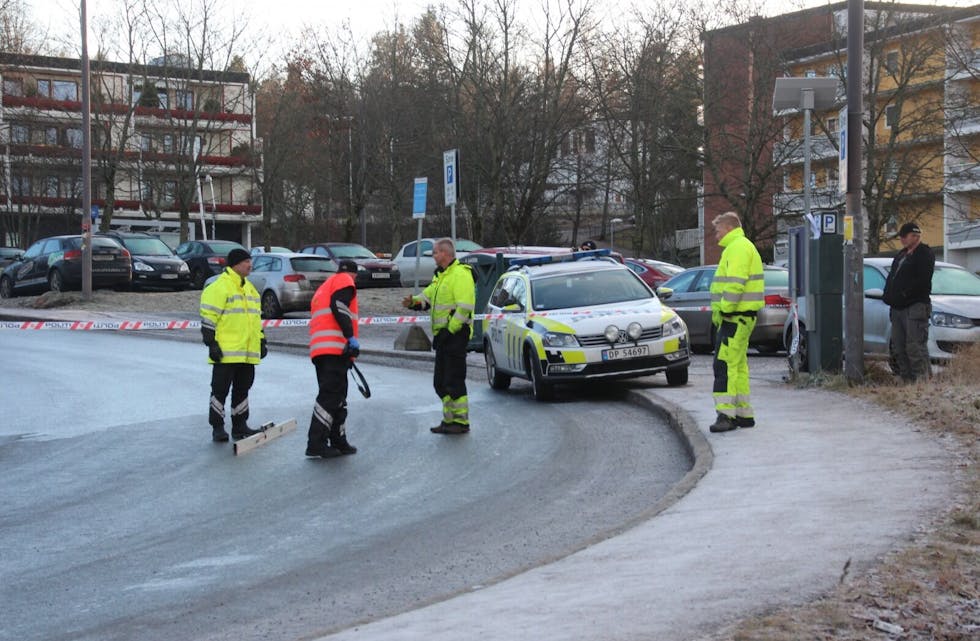 MINNER OM OG ADVARER: Nå må man bytte over til vinterdekk, og det skal gjøres hos aktører som følger loven. Illustrasjonsbilde fra arkivet tatt på Lindeberg.