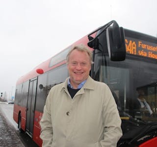 FLERE AVGANGER: Byrådsleder Raymond Johansen (Ap) er fornøyd med at flere heller setter seg på en buss eller t-banen enn i bilen. Foto: