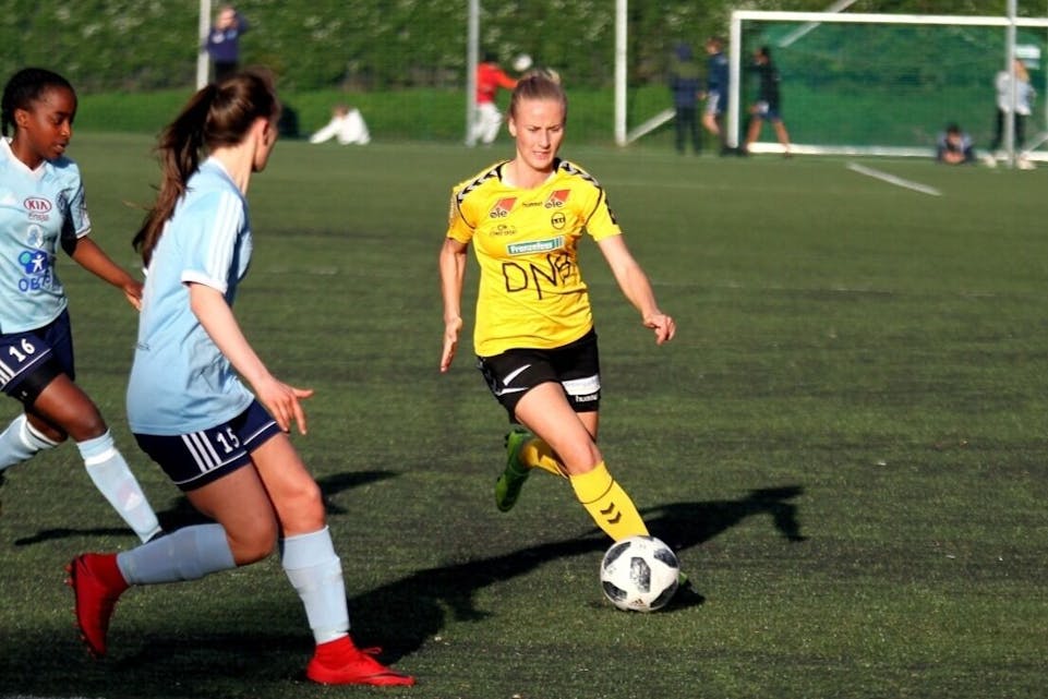 KAPTEIN: Anja Sønstevold har blitt kaptein for LSKs fotballdamer. Korona-situasjonen får hun imidlertid gjort lite med. Foto: Kay Grue Thorsen