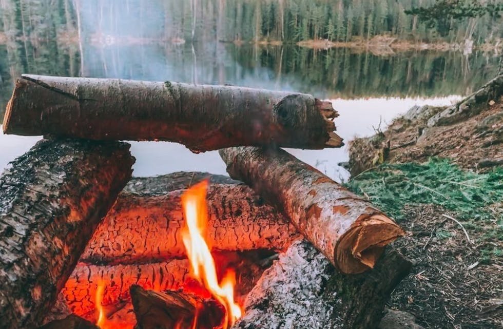 AVVERGE: Det generelle bålforbudet er laget for å forhindre store branner i en periode av året der faren for gress- og skogbranner er stor. Foto: Norsk brannvernforening Foto:
