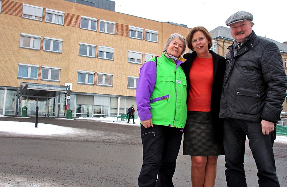 KREVER PENGER: Elin Risåsen (t.v.), Camilla Wilhelmsen og Peter N. Myhre krever at finansminister Siv Jensen finner penger til å gjenåpne Aker sykehus. Foto: