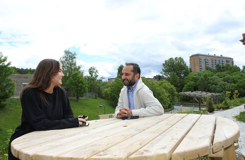 SPENTE FØR DET BRAKER LØS: Camilla Bøgh og Habib Tahir gleder seg ordentlig til at hele bydelen går sammen for å vise seg fram gjennom Groruduka. Foto: Ørjan Brage