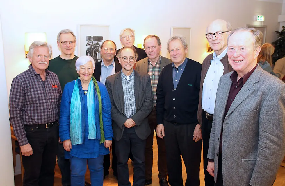 <em class="nf-o-text--italic"><strong class="nf-o-text--strong">NYTT STYRE:</strong> Erik Grønvold (t.v.), Frode O. Hansen, Eva Rueslåtten, Peter Sollie (vara), Torstein Winger, Bjørn Enstrøm (vara), Arne Bardalen, Carl Solberg (vara), Dag Tveit Bråthen (vara) og Ragnar Torgersen er det nye styret i Groruddalen Miljøforum Rita Andersen var ikke tilstede da bildet ble tatt.</em> Foto: