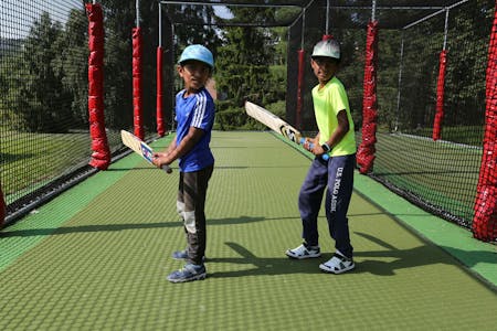 FREMTIDENS CRICKETSTJERNER:Sahaj (t v) og Arnay har satt seg et klart mål - de skal bli de beste cricketspillerne i verden! Foto: Rolf E. Wulff