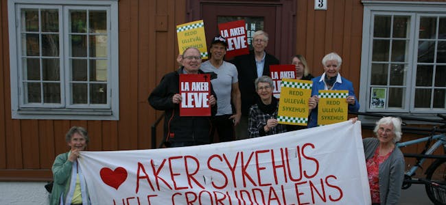 KAMPROPENE ER KLARE: Styret i Aker Sykehus Venner er klare for å vise sin misnøye mot sykehusplanene på søndag, og oppmuntrer alle som kan til å bli med. Foto: Caroline Hammer