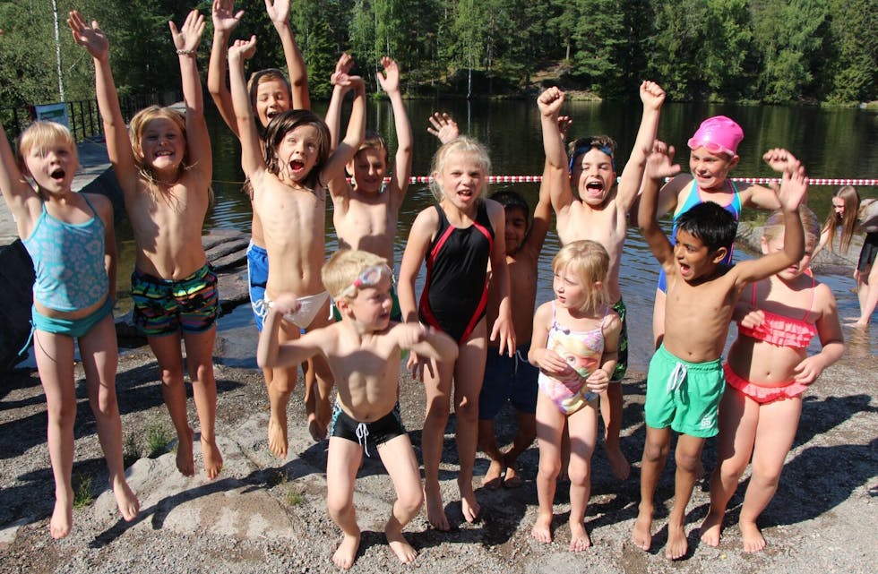 JUBEL: Alle barna som tok svømmeknappen var helt i hundre. Foto: