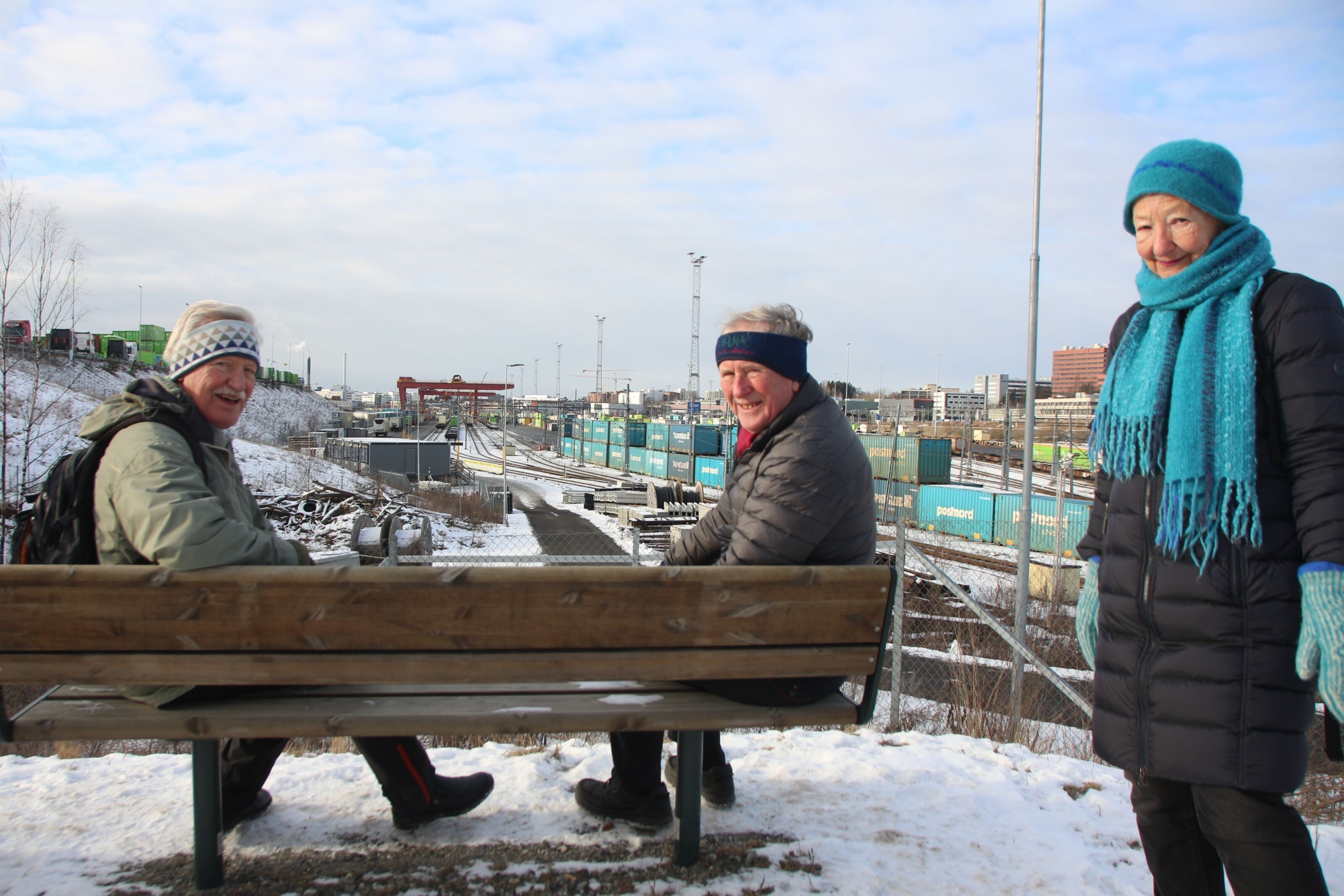 – MÅ PASSE PÅ: Ting begynner å tyde på at Alnabruterminalen blir der den er. Ifølge Erik Grønvold (t.v.), Ragnar Torgersen og Eva Rueslåtten blir da nøkkelen at man holder nøye øye med at Groruddalens interesser ivaretas når terminalen moderniseres. 