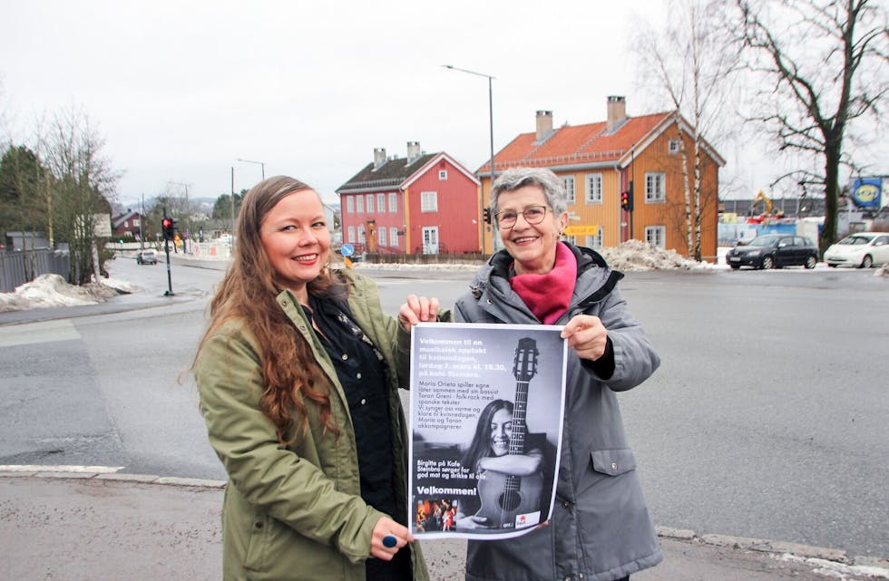 FEMINISTISK STEMNING: Mari Rise Knutsen (t.v.) og Maren Rismyhr inviterer til vorspiel før kvinnedagen. Foto: