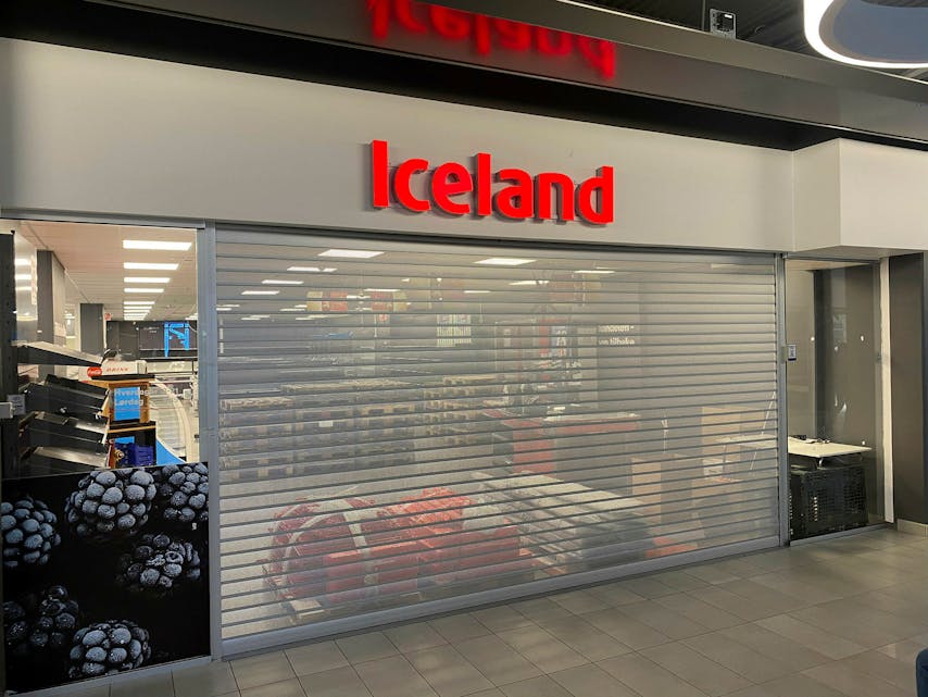 SNART FØLGER TO TIL ETTER: Iceland har allerede stengt butikken sin på Stovner senter, og når kalenderen viser mars har også Cubus og Kitch'n stengt sine butikker. Foto: Sindre Veum Apneseth