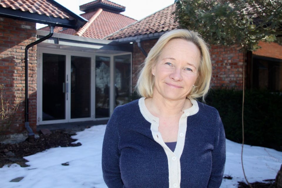 PÅ PLASS: Grete Roede-kursleder Vigdis Fougli flyttet ut av Puls Bjerke og inn i nabobygget. Her starter hun opp med nye kurs denne måneden. Foto: