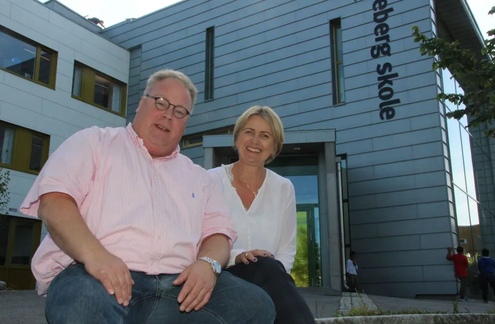 INSPIRERTE: Høyre-byrådene Bård Folke Fredriksen og Kristin Vinje er bekymret for at tusener av barn i Oslo-skolen snakker for dårlig norsk. De tror at et sterkere samarbeid mellom skolen og foreldrene gjør at barna presterer bedre.
Foto:
