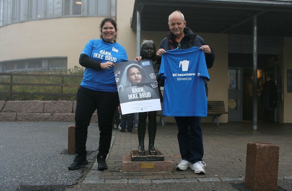 INGEN BARN SKAL STÅ BRUD: Siri Bye (t.v.) og Stig Skjærstad i lokalkomiteen på Grorud håper flere stiller opp på søndag under årets TV-aksjon. De organiserer bøssebærere på vegne av Grorud og Romsås. Foto: Caroline Hammer