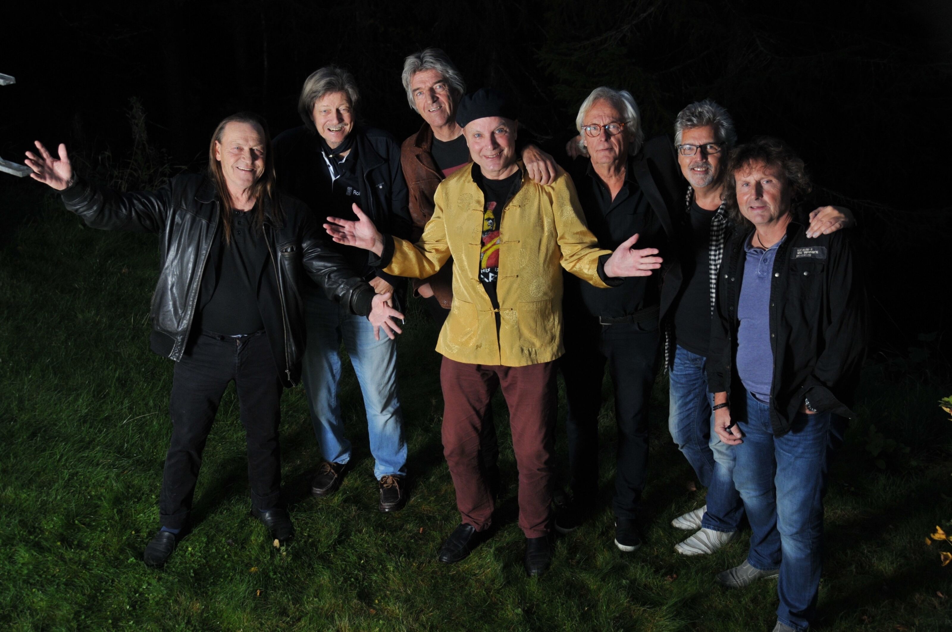  KLARE FOR FEST: I 25 år har Get Back holdt sammen. Det skal feires på scenen som bandet trives aller best på – nemlig Rommen scene.  Foto: