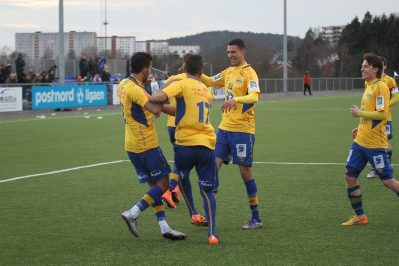 MER Å JUBLE FOR? Får Groruds fotballherrer mer å juble for når Molde kommer på besøk i kveld, onsdag 27. april klokka 18? Foto: