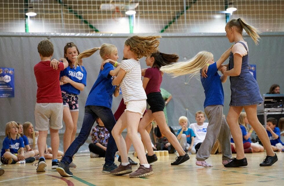 UNGE DANSERE: Det ble mye danseundervisning i løpet av Småleik: Foto: Thor Hauknes. Foto: