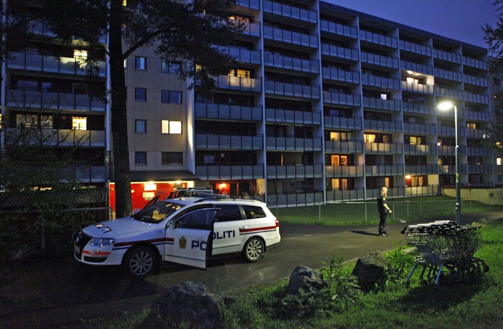 DRAPSFORSØK: To menn er siktet for drapsforsøk etter knivstikkingen på Stovner natt til tirsdag. Foto: Frank H. Evensen